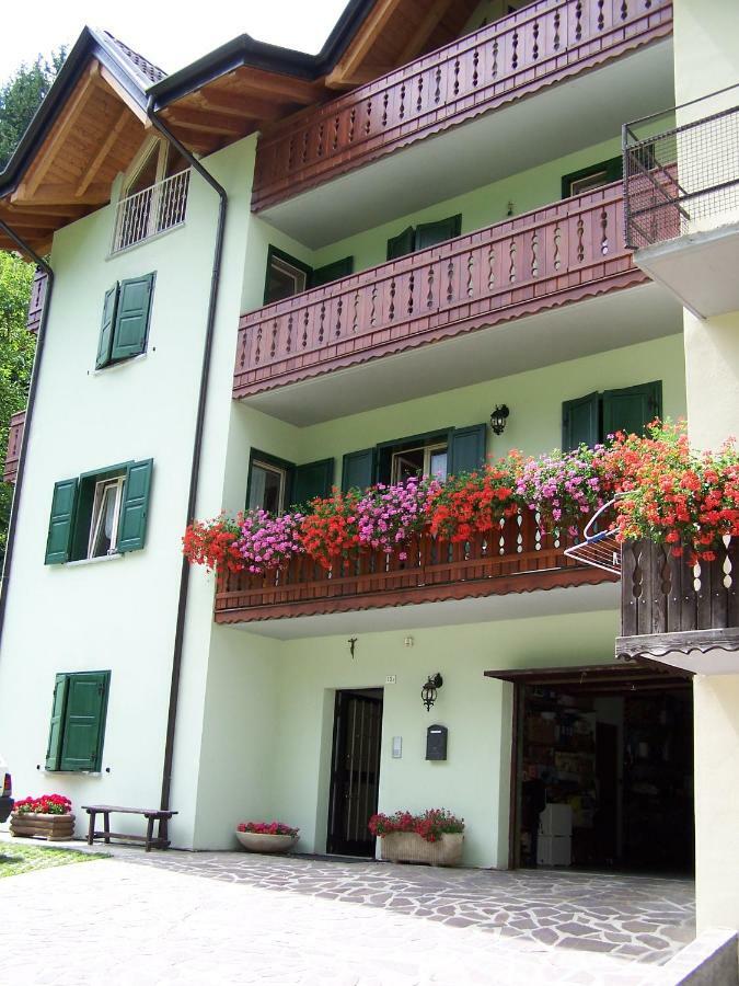 B&B Ai Pini Tiarno di Sopra Екстериор снимка